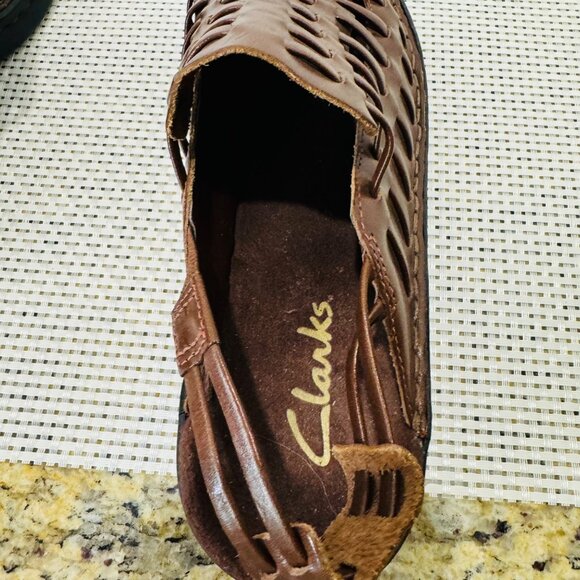 Clarks Women's Brown Sandals Size 7M Cushioned Comfort Braided Leather Slip On - Picture 8 of 10